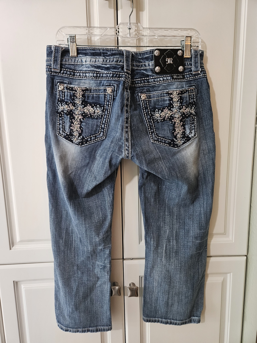 Miss Me Floral Embroidered Cross Capris Rhinestone Bling Pockets Y2k Casual Glam
